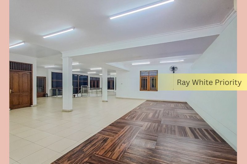 RUMAH MEWAH Kelapa Gading, Hook & Jalan Lebar - foto 2