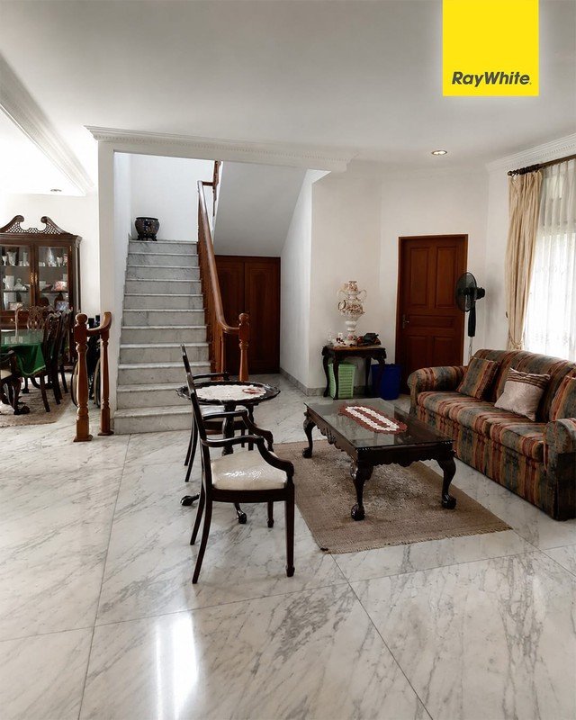 JUAL MURAH!!! Rumah Strategis, Villa Cibubur Indah - foto 2
