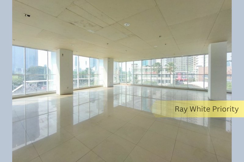 Gedung di KH Mas Mansyur, dekat Sudirman